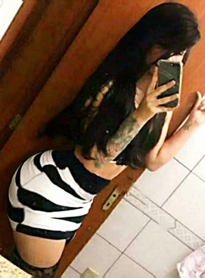 Tranny Claudia preciosa deléitate con mis labios