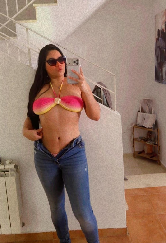 JOVEN GORDITA CULONATE HACE UN RICO GRIEGO