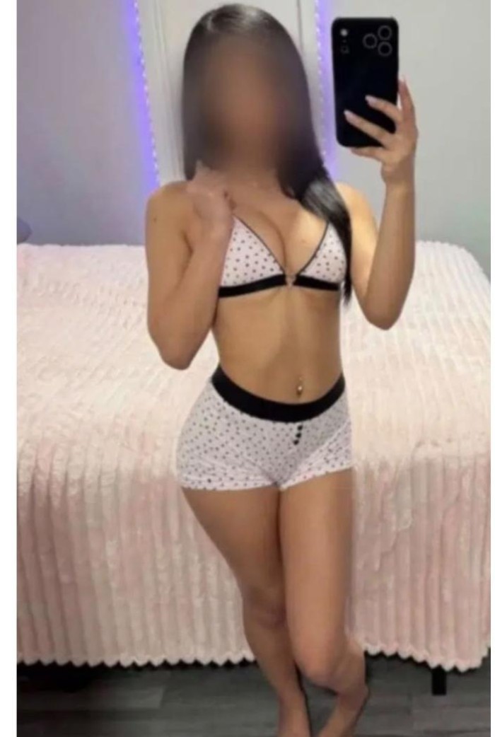 SOY UNA JOVENCITA DELGADITA.
