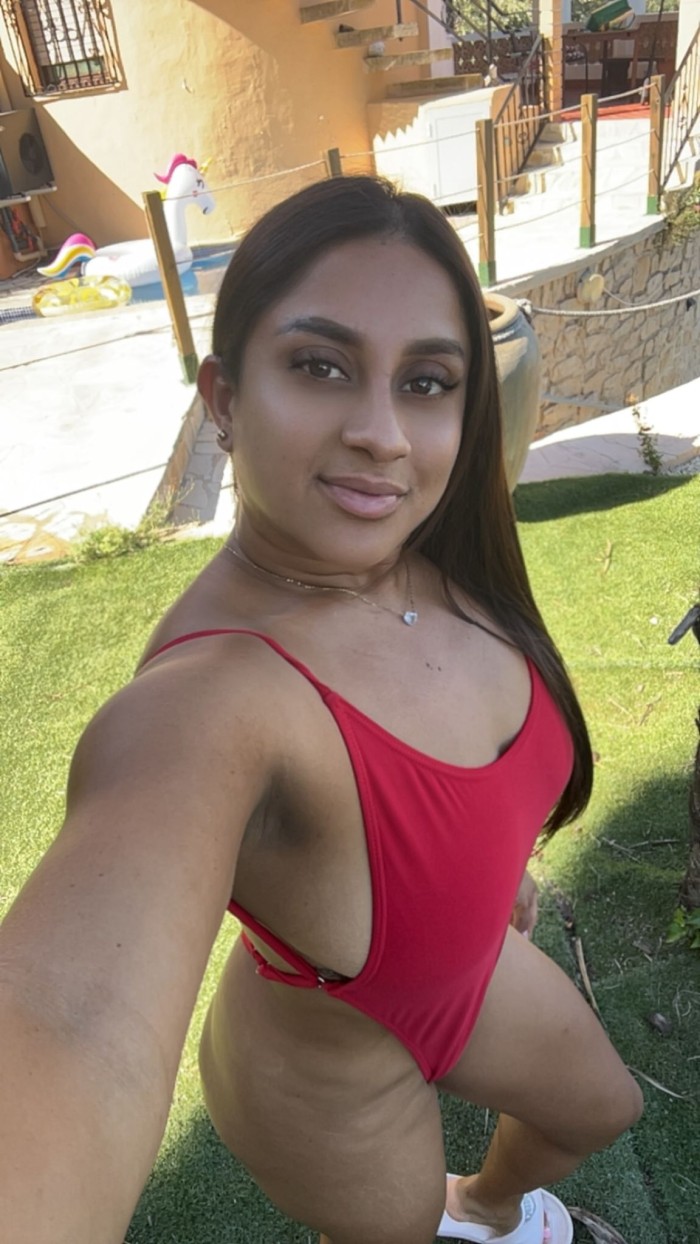 JOVENCITA COLOMBIANA PRECIOSA 25 AÑOS DE REGRESO