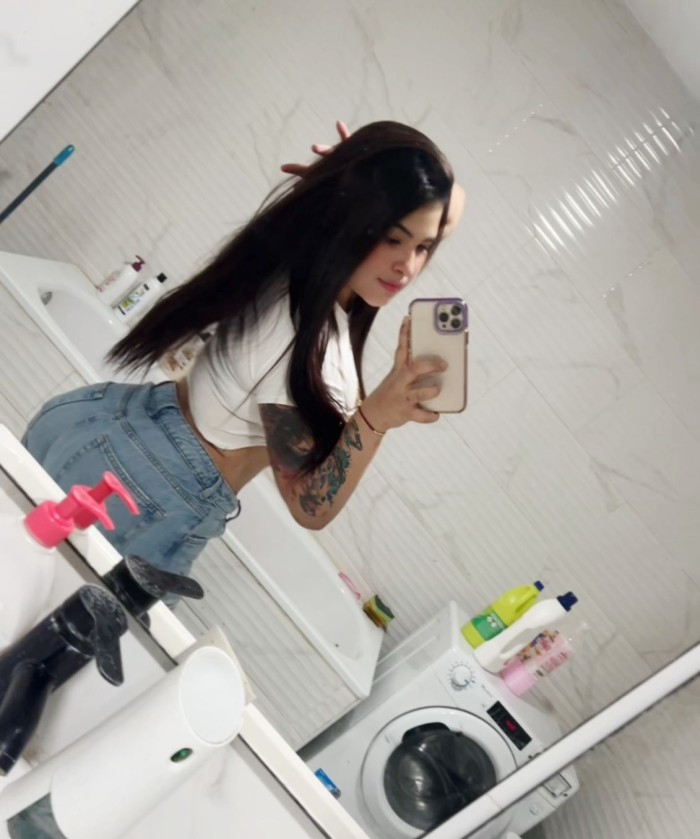 COLOMBIANA DE CULO GRANDE