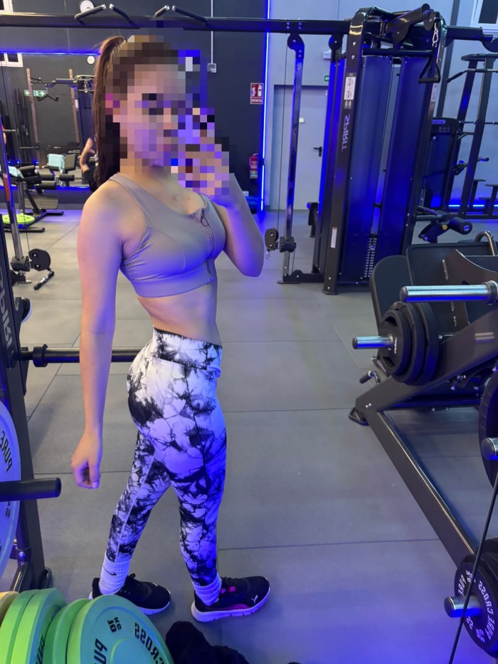 DELICIOSA IMPLICADA EXQUISITA ANSIOSA DE PLACER