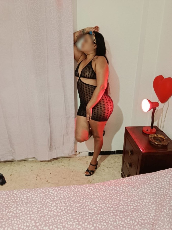 SARA DOMINICANA CALIENTE, CON GANAS DE METERMELA !