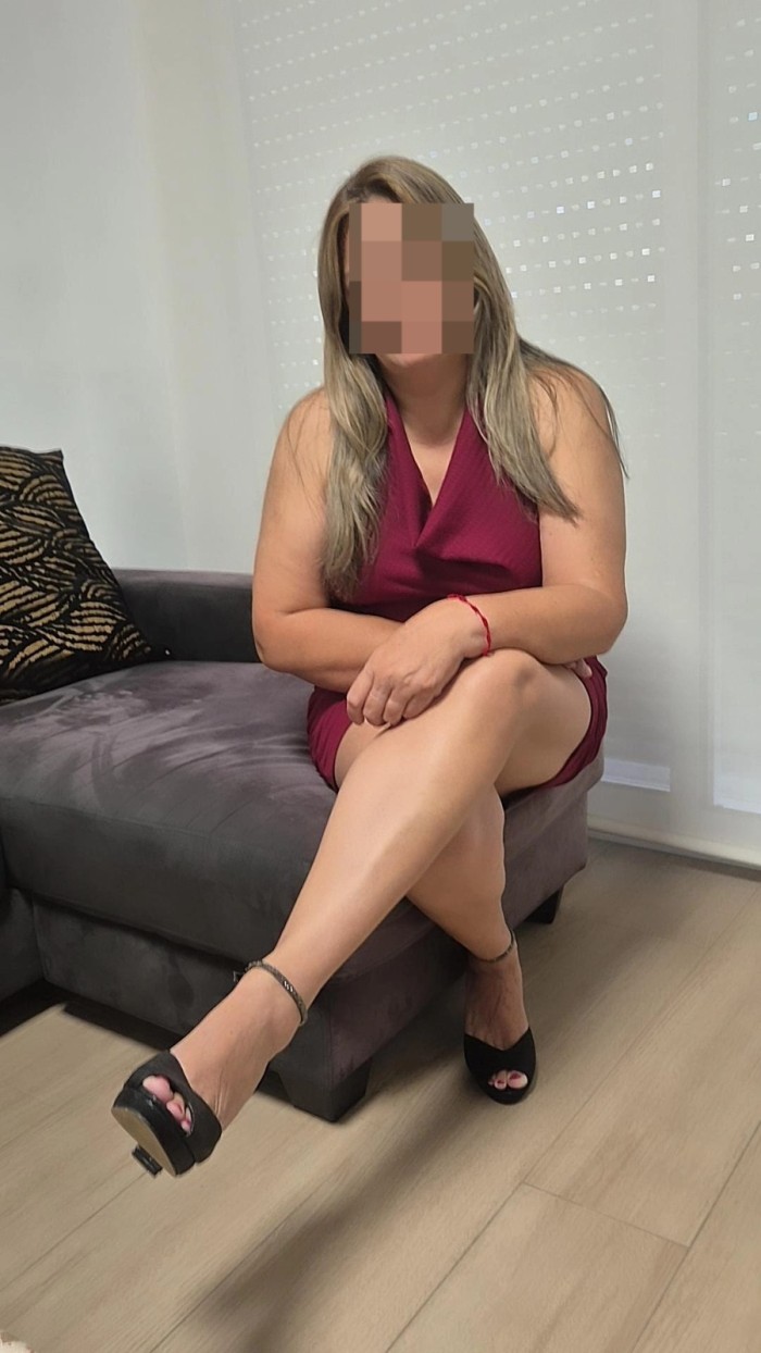 SERE TU ADICCION ENCANTADORA MUJER LATINA