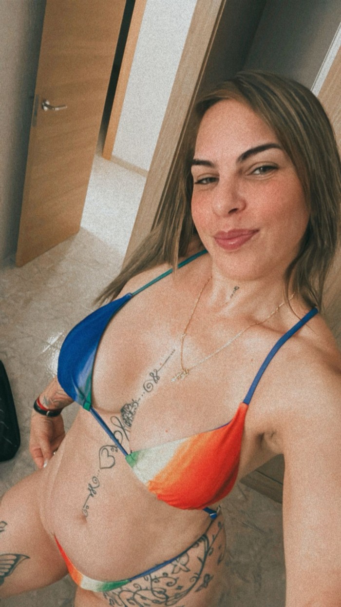 OJITOS CLAROS, CULAZO Y BOQUITA RICA