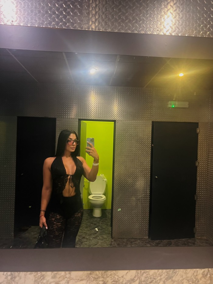 Mamasita chica trans experta en primerizos 60€