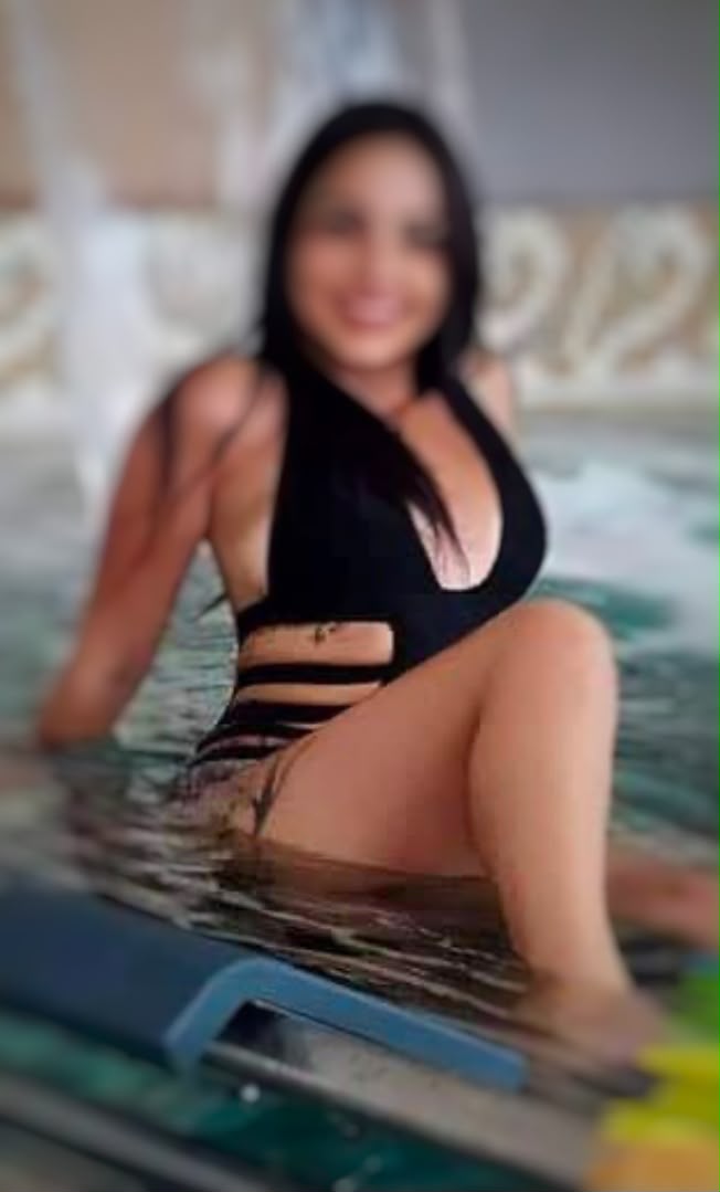EXCLUSIVA MUJER DIOSA COMPLACIENTE PARA DISFRUTAR