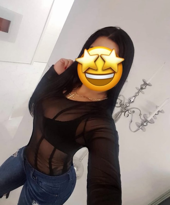 EXCLUSIVA MUJER DIOSA COMPLACIENTE PARA DISFRUTAR