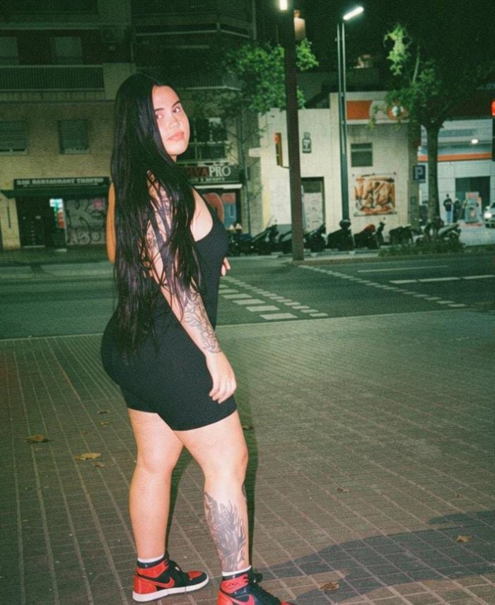 ARDIENTE SENSUAL COMPLACIENTE DIOSA DEL SEXO