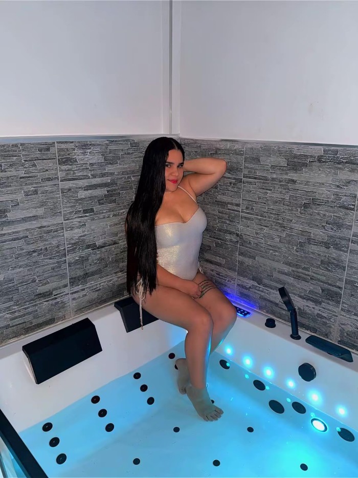 EN DELICIAS MUY CACHONDITA DIOSA DEL SEXO VIP