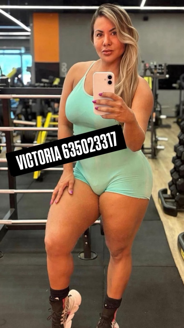 RECIÉN LLEGADA EL PUERTA DE PURCHENA *_* HERMOSA BRASILEÑA FESTEIRA HOT