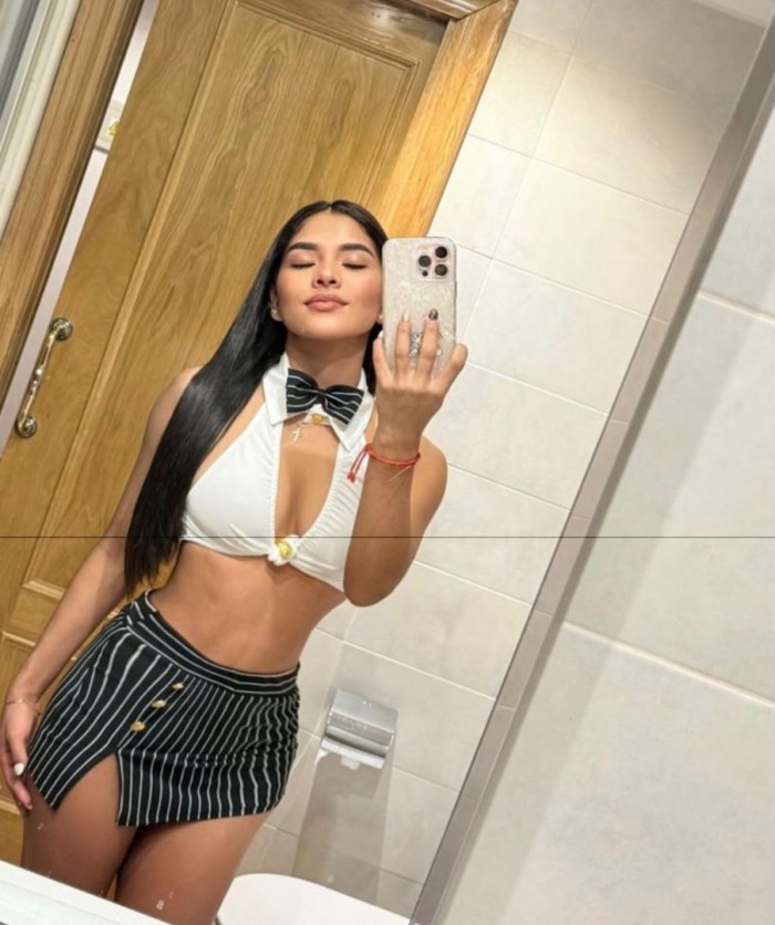 EXCLUSIVA MUJER DIOSA COMPLACIENTE PARA DISFRUTAR