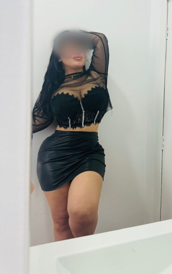 Puro fuego pasión lujuria, fiestera a tope