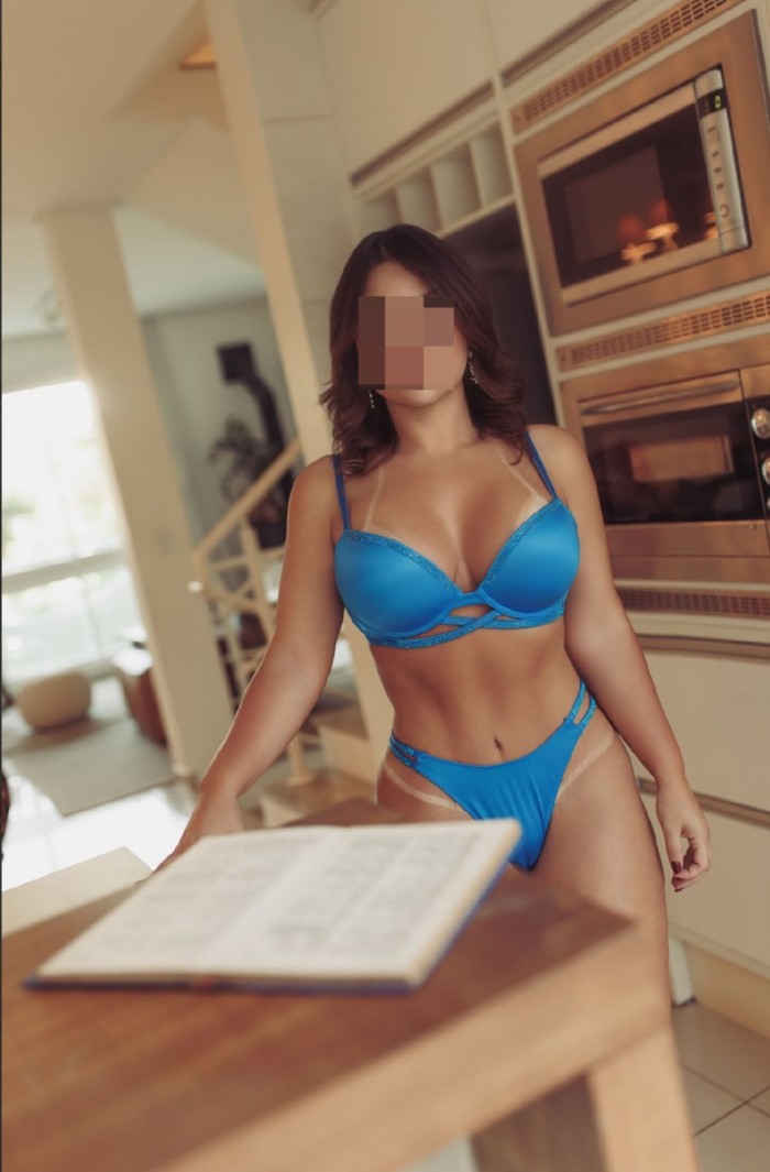SCORT DE LUJO ENCANTADORA MUJER EXÓTICA