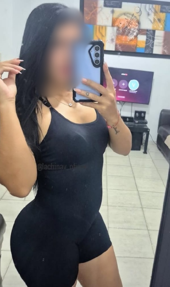 MORENA ARDIENTE MUY CACHONDA PROMERA VEZ EN BURELA