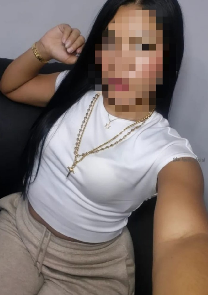 MORENA ARDIENTE MUY CACHONDA PROMERA VEZ EN BURELA