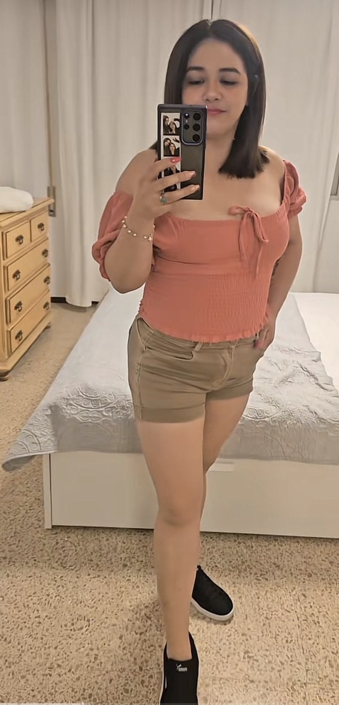 MADURITA Curvas perfectas tetas respingón fiestera