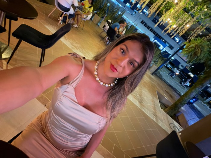 EN CALLE VILA DE LAXE TRANS DE LUJO ARDIENTE SENSU
