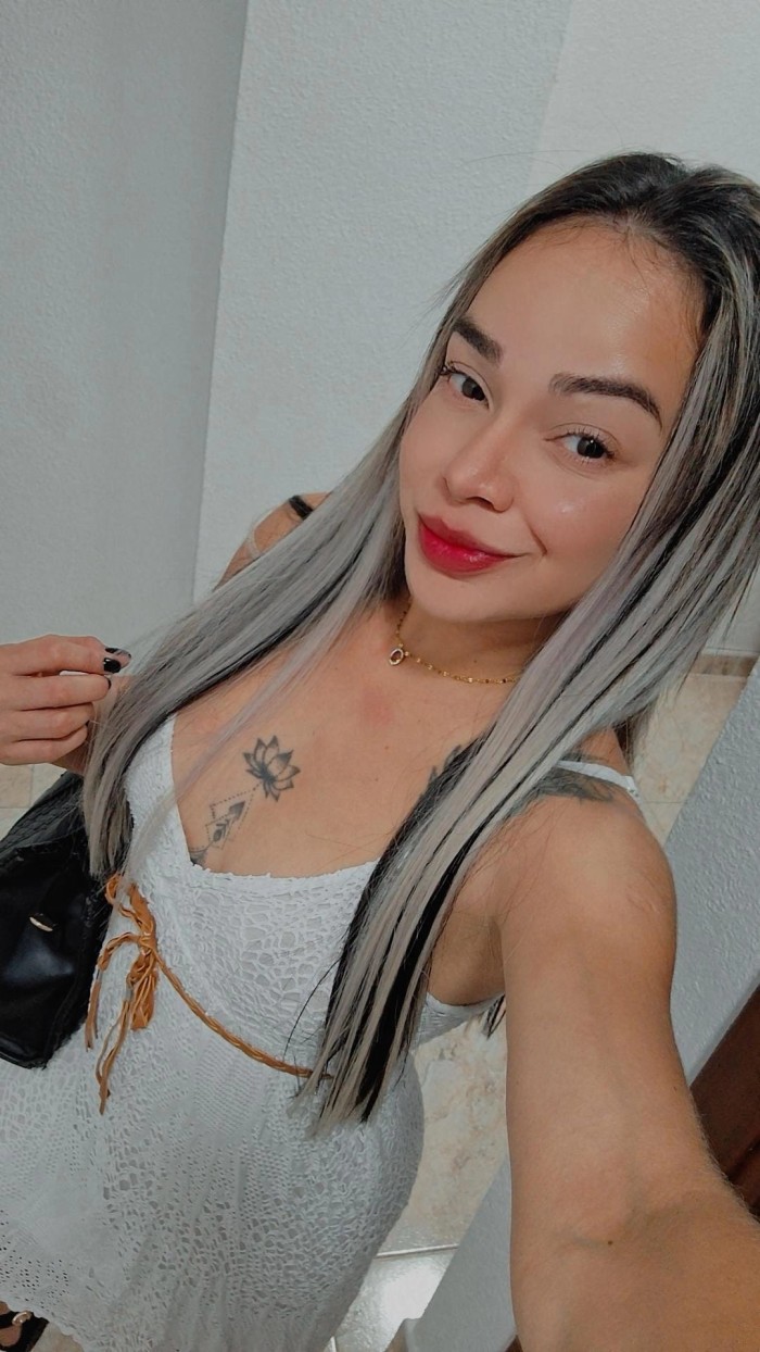 SOFÍA JOVENCITA DE LUJO…. SUPER CARIÑOSA