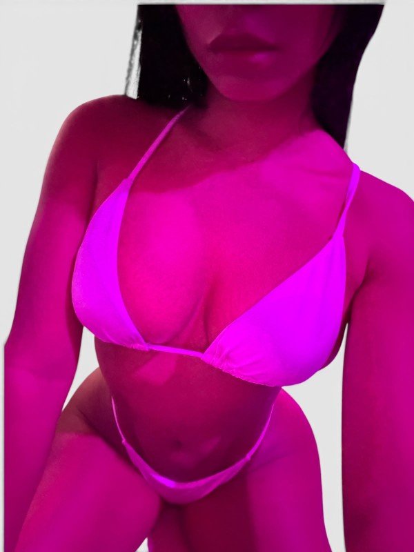 HERMOSISIMA MORENA ROSTRO HERMOSO Y CUERPAZO DE RE