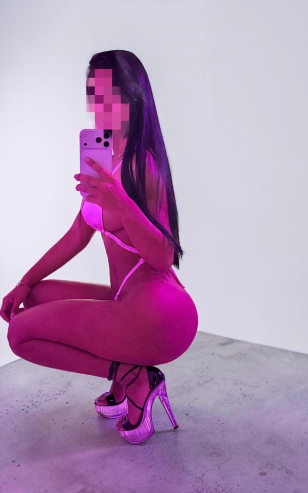 HERMOSISIMA MORENA ROSTRO HERMOSO Y CUERPAZO DE RE
