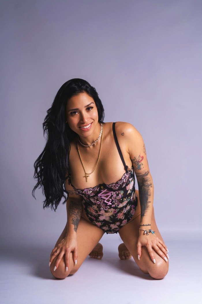 LANA FIESTERA EN SITGES NOVEDAD