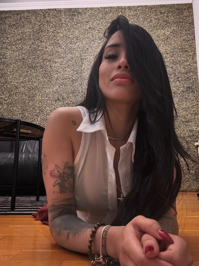 LANA FIESTERA EN SITGES  NOVEDAD