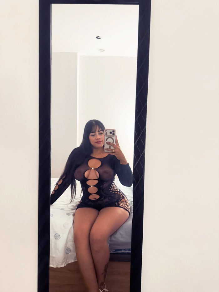 GORDITA CULONA COLOMBIANA, QUIERE FOLLAR EN TU PIS