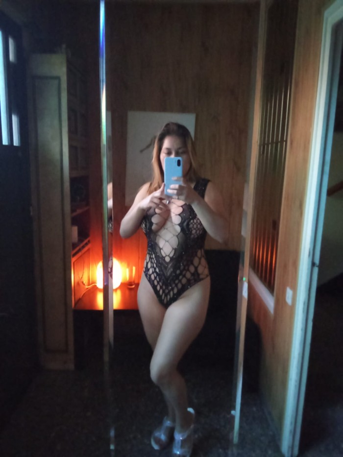 PARAGUAYA LINDA Y MUY SEXO, CON CURVAS HERMOSAS