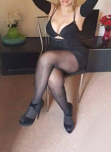 Implicada fiestera y dispuesta