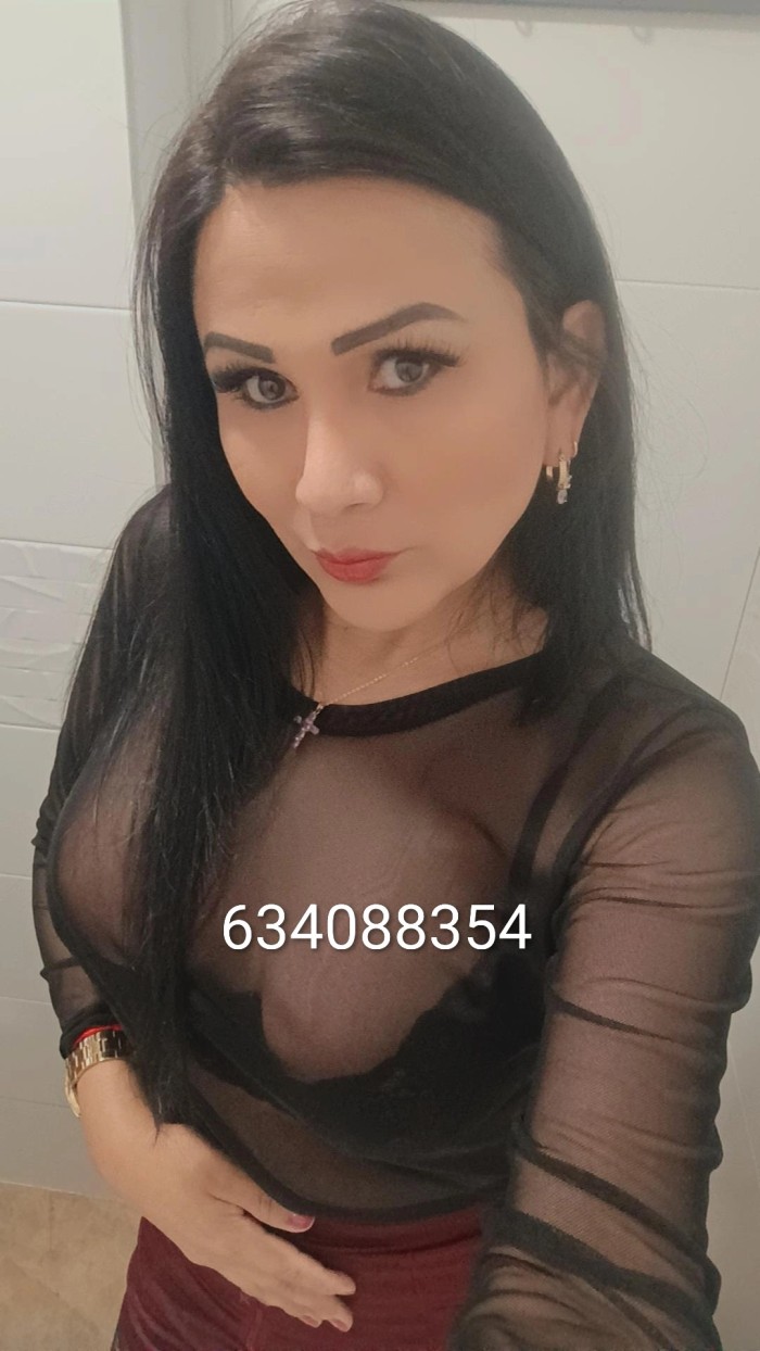 CHICA FIESTERA JUGUETONA QUE DOMINA TODA LA NOCHE