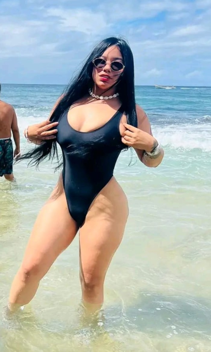SALVADOREÑA DE LUJO, REINA DEL ANAL
