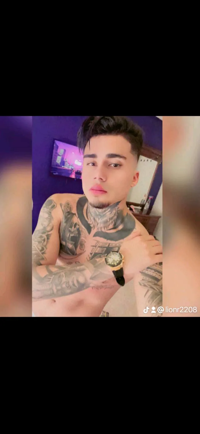 Latino Fiestero Disponible Para Tríos En Los Cristiano