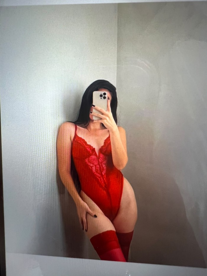 DELICIOSA IMPLICADA CACHONDA DESEOSA DE PLACER