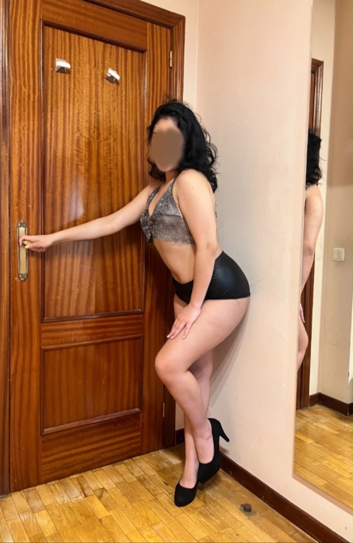 Exuberante morena ,novedad en Pinto