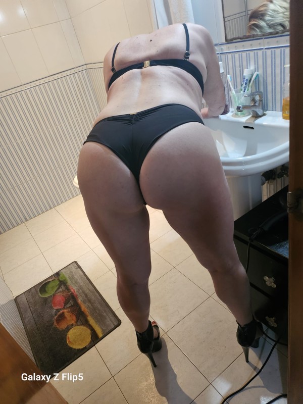 MAYA CACHONDA CURVY !! SERAS EL REY EN MI CAMA