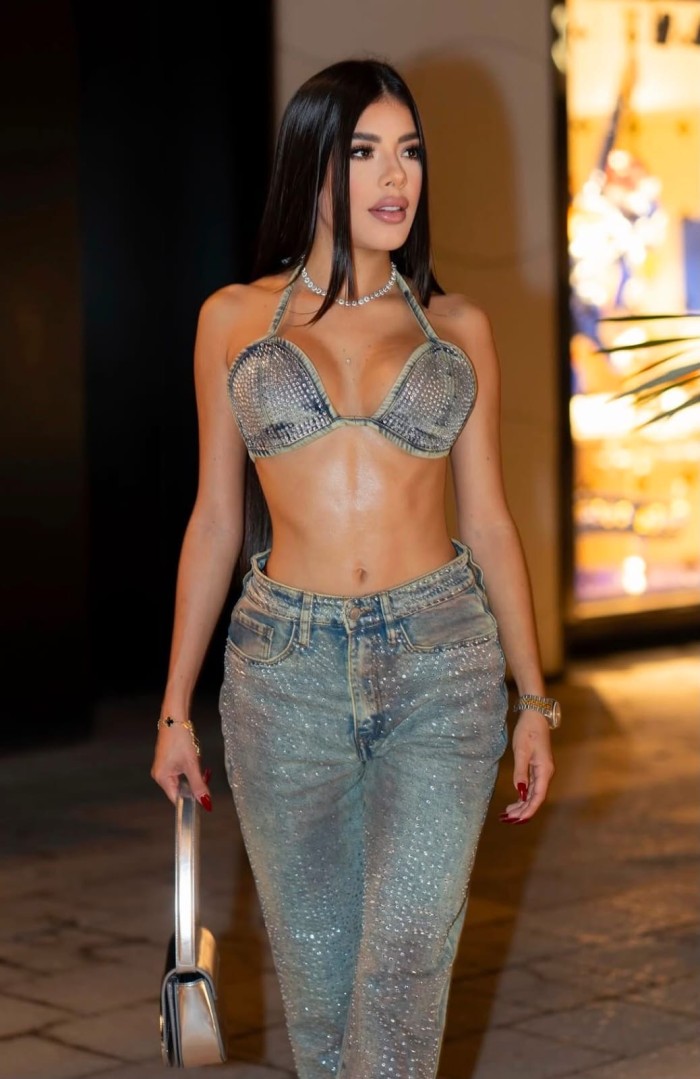 Escort de lujo muy implicada y cariñosa