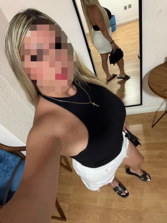 EN CALA RATJADA MUJER DESEOSA DE SEXO A TOPE