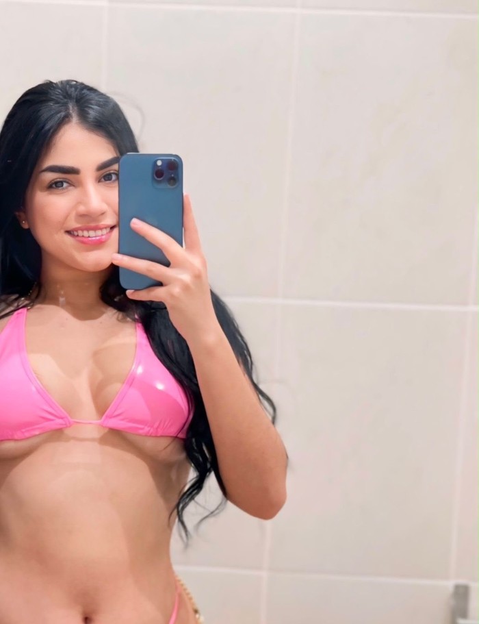 TRAVIESA Y PLACENTERA COLOMBIANA EN BILBAO