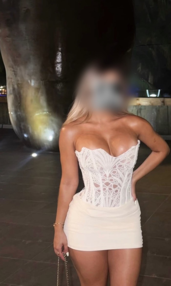 SEXY PERVERSA LATINA DE CURVAS ARDIENTES CACHONDA PARA TU PALADAR NOVEDAD