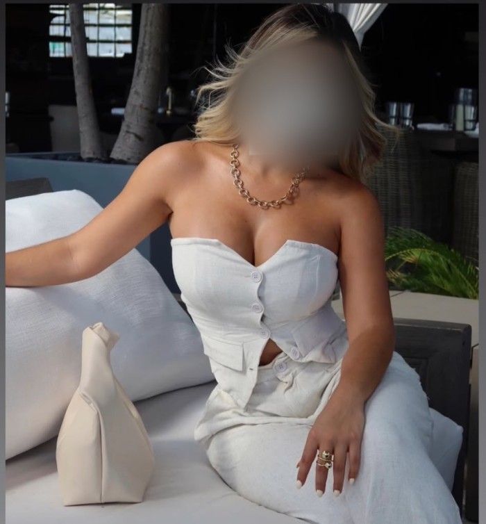 SEXY PERVERSA LATINA DE CURVAS ARDIENTES CACHONDA PARA TU PALADAR NOVEDAD