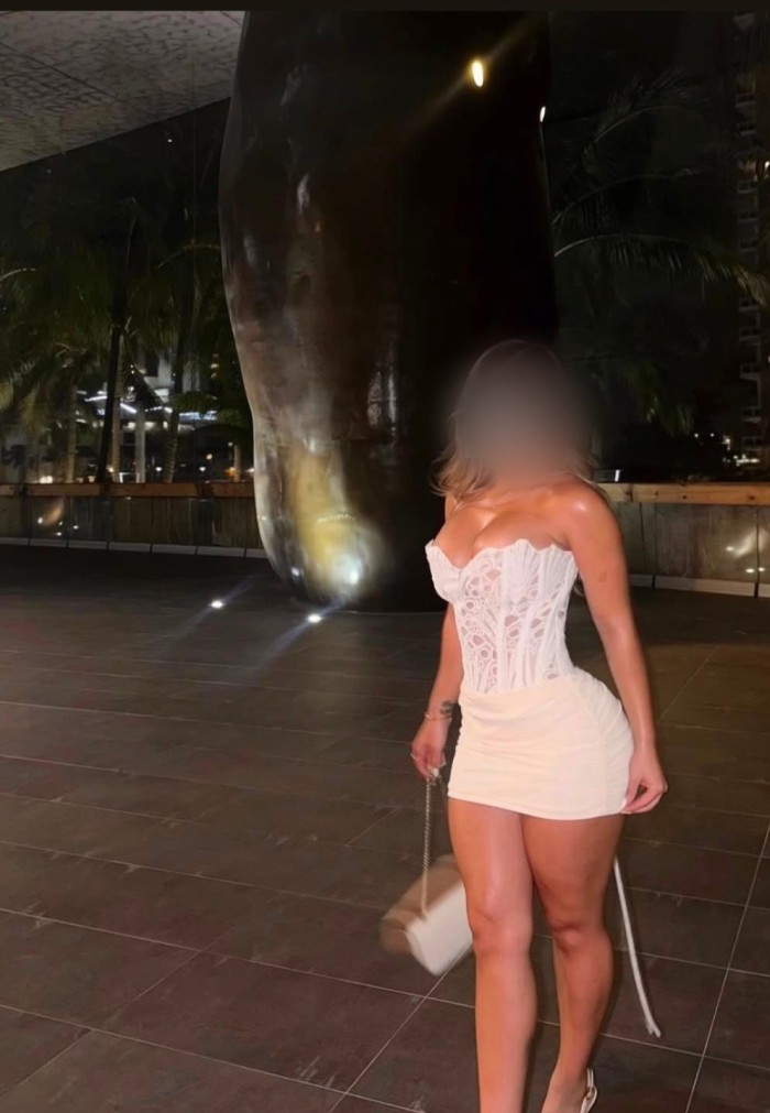 SEXY PERVERSA LATINA DE CURVAS ARDIENTES CACHONDA PARA TU PALADAR NOVEDAD