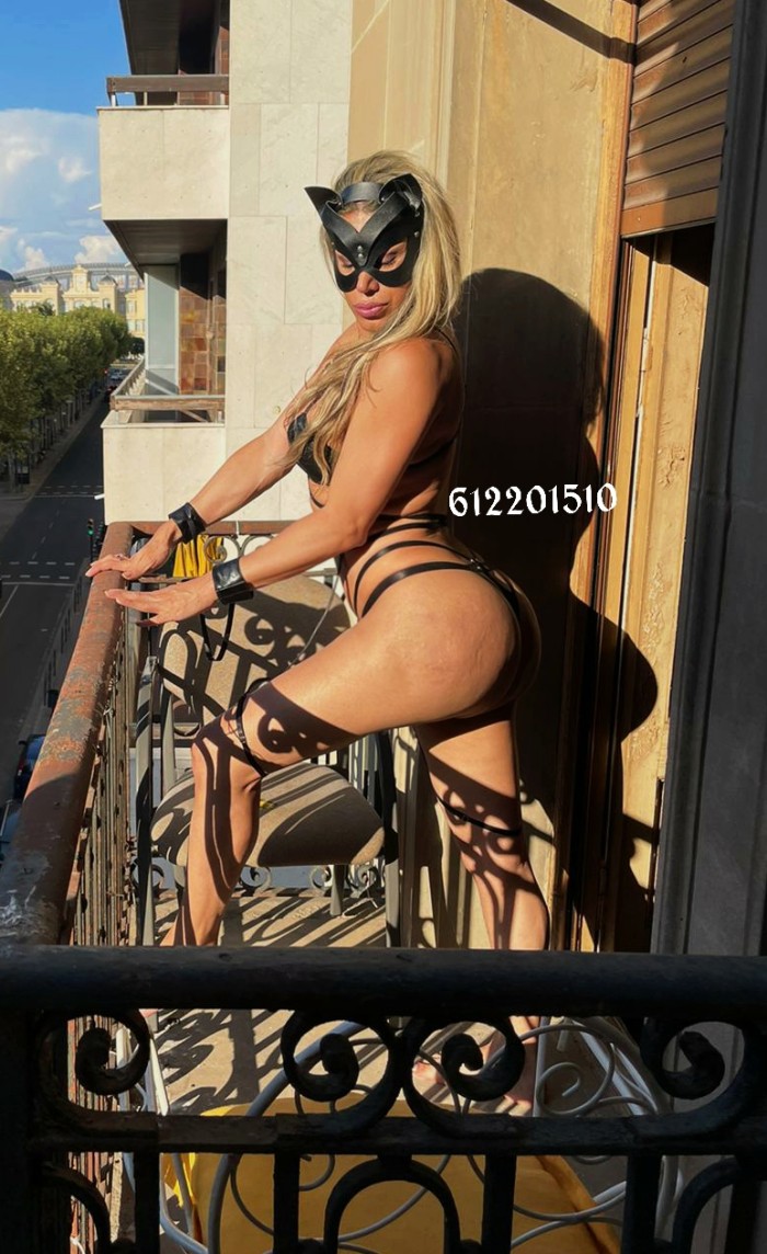 Rubia cachonda fiestera