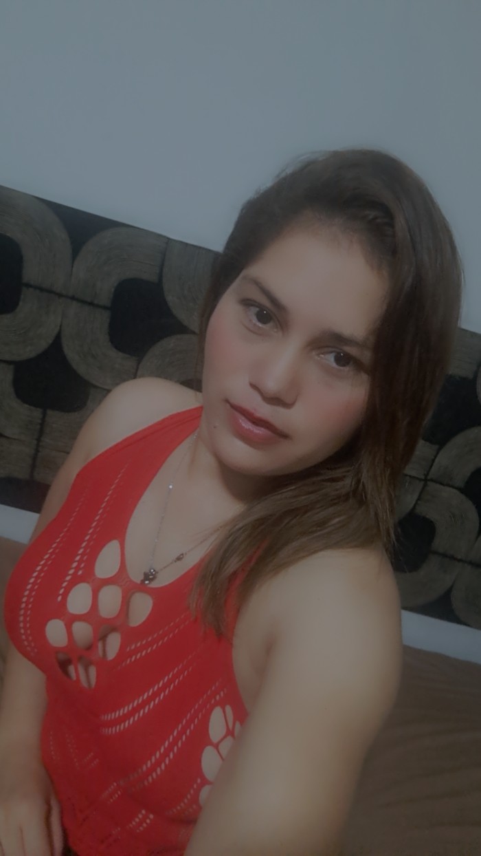 EMY CHICA EDUCADA Y MUY SOFISTICADA, VEN Y FOLLAMO