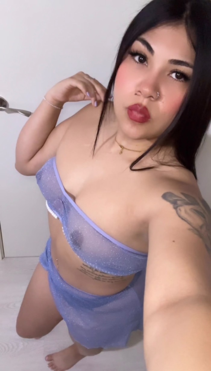 NUEVA EN LA ZONAhermosa y tierna colombiana