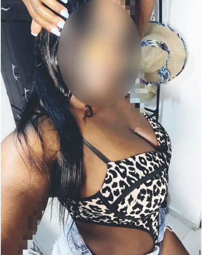 DIOSA DEL PLACER COMPLACIENTE A TOPE