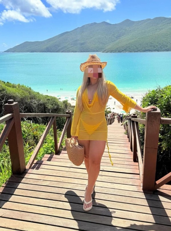 RECIEN LLEGADA A TORREMOLINOS AMORES RUBIA SENSUAL