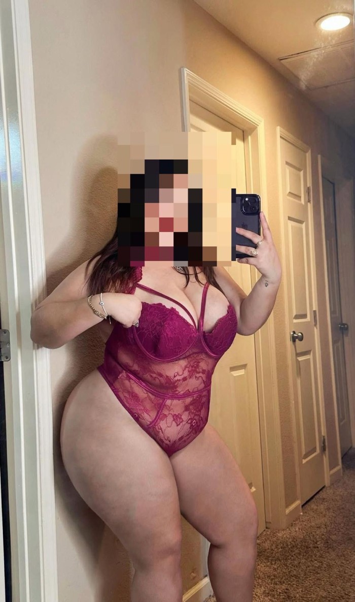 MARIANA PARAGUAYA CURVY EN TORTOSA 24H