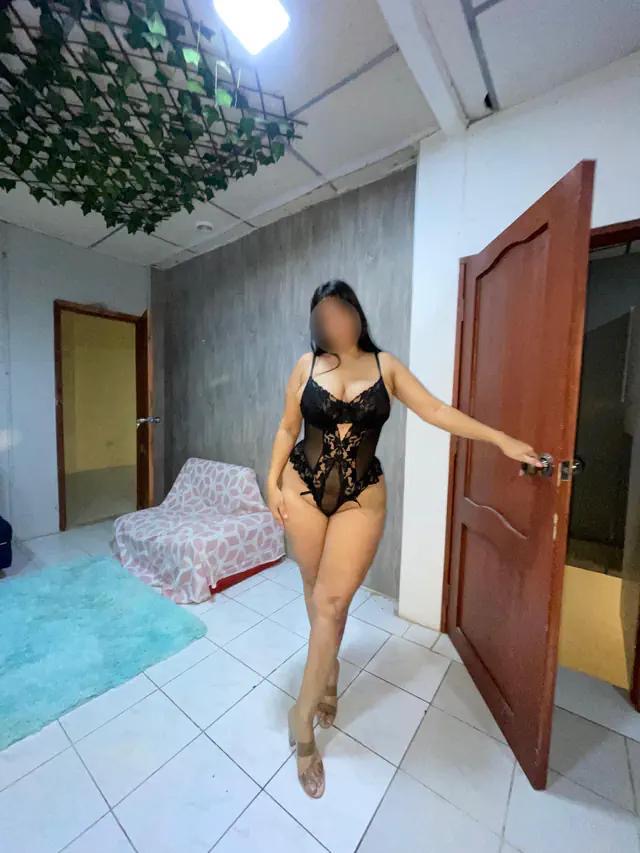 MARIANA PARAGUAYA CURVY EN TORTOSA 24H