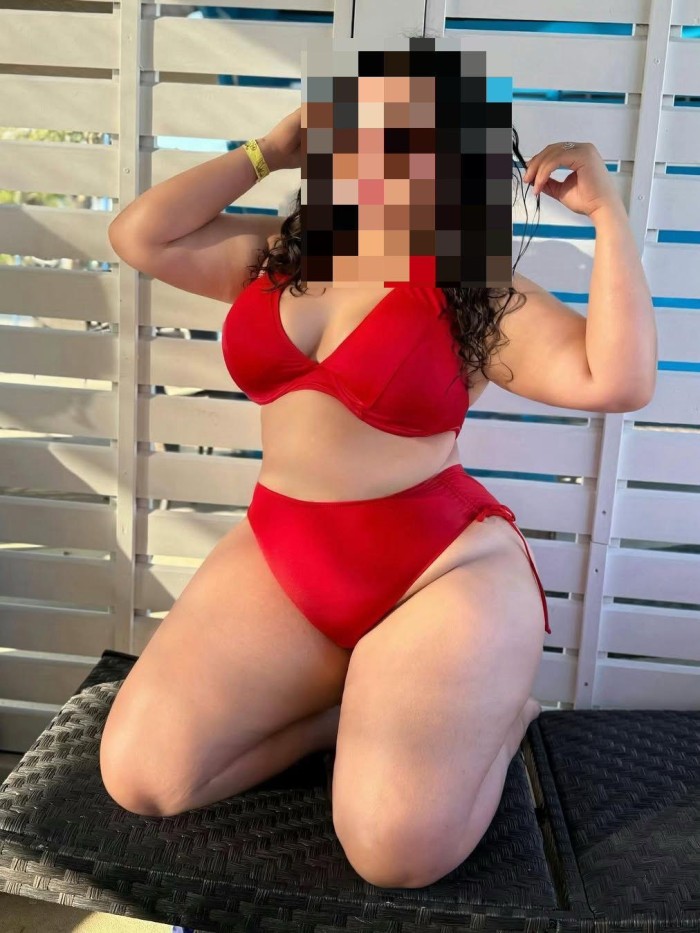 MARIANA PARAGUAYA CURVY EN TORTOSA 24H
